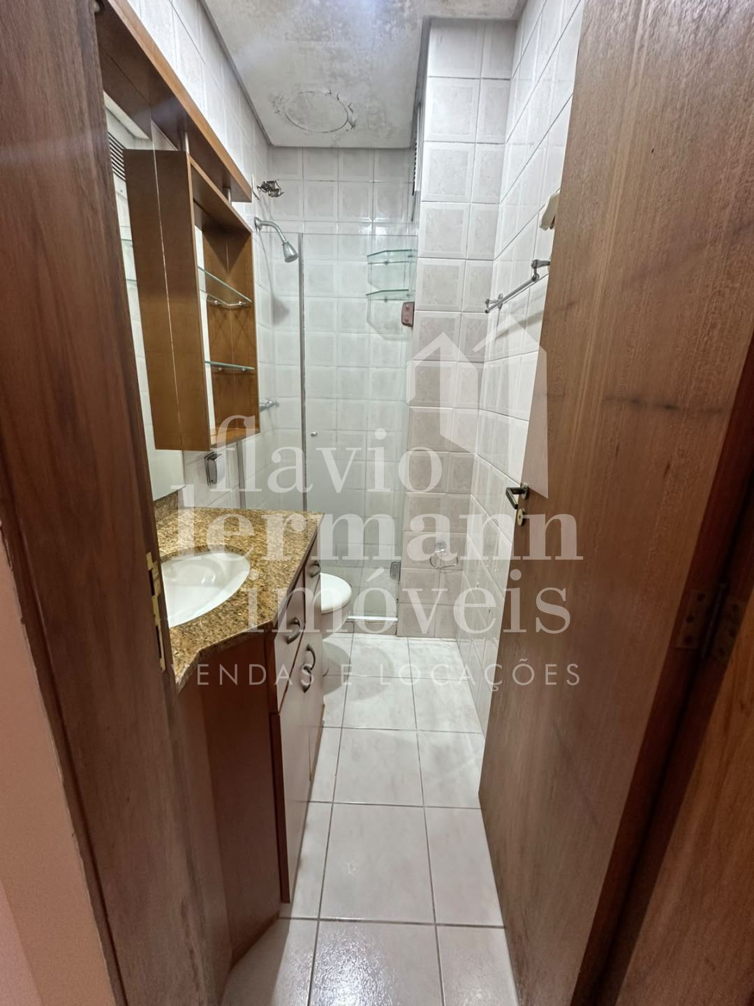 Foto 5: Apartamento de 1 dormitório com garagem + elevador em excelente estado no bairro Santana, Porto Alegre